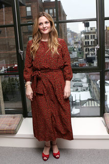 Drew Barrymore feet photo thumbnail