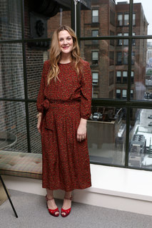 Drew Barrymore feet photo thumbnail