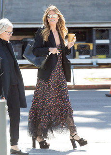 Heidi Klum feet photo thumbnail
