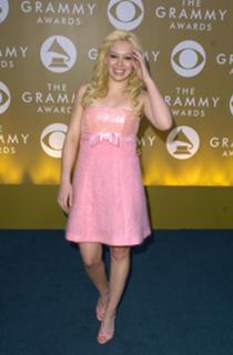 Hilary Duff feet photo thumbnail