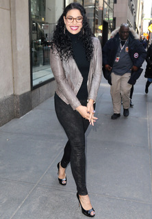 Jordin Sparks feet photo thumbnail