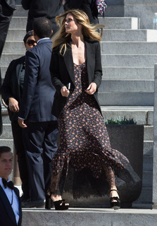 Heidi Klum feet photo thumbnail