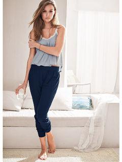 Josephine Skriver feet photo thumbnail