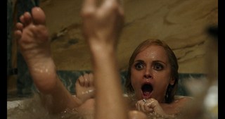Christina Ricci feet photo thumbnail