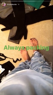 Brooke Burke feet photo thumbnail