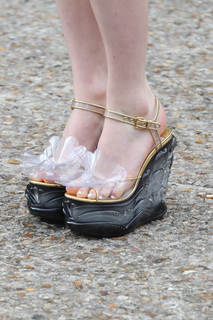 Maisie Williams feet photo thumbnail