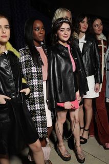 Maisie Williams feet photo thumbnail