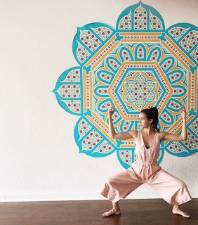 Adriene Mishler feet photo thumbnail