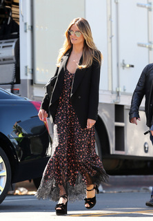 Heidi Klum feet photo thumbnail