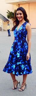 Alia Bhatt feet photo thumbnail