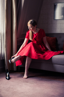 Kathryn Newton feet photo thumbnail