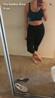 Gabbie Hanna feet photo thumbnail
