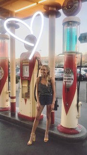 Nastia Liukin feet photo thumbnail