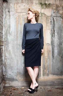 Gillian Anderson feet photo thumbnail