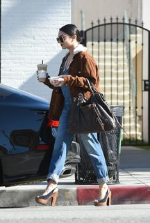 Vanessa Hudgens feet photo thumbnail