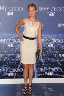 Maggie Grace feet photo thumbnail