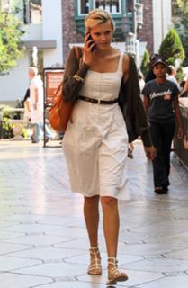 Maggie Grace feet photo thumbnail