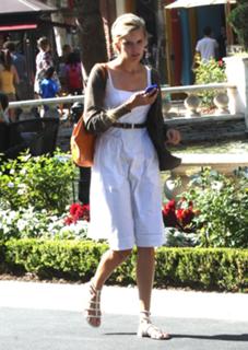 Maggie Grace feet photo thumbnail