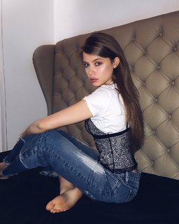 Xenia Tchoumitcheva feet photo thumbnail