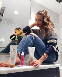 Xenia Tchoumitcheva feet photo thumbnail