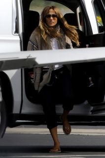Jennifer Lopez feet photo thumbnail