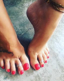 Karin Klemp feet photo thumbnail