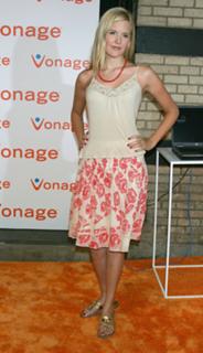 Maggie Grace feet photo thumbnail