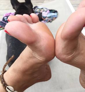Karin Klemp feet photo thumbnail