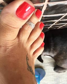 Karin Klemp feet photo thumbnail