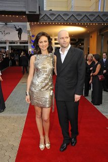 Olga Kurylenko feet photo thumbnail