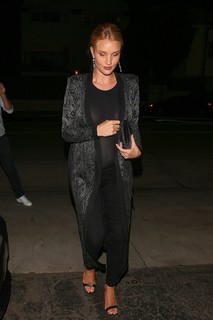 Rosie Huntington-Whiteley feet photo thumbnail