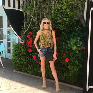 Nastia Liukin feet photo thumbnail