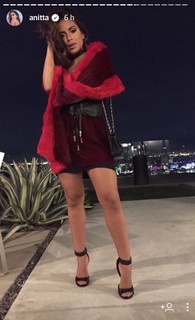 Anitta feet photo thumbnail