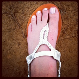 Maren Morris feet photo thumbnail