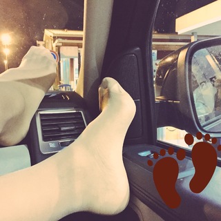 Veronica Maya feet photo thumbnail