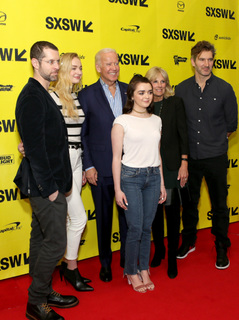 Maisie Williams feet photo thumbnail