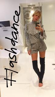 Alessia Marcuzzi feet photo thumbnail