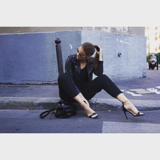 Barbara Palvin feet photo thumbnail
