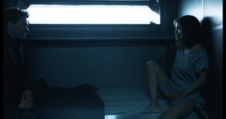 Halle Berry feet photo thumbnail