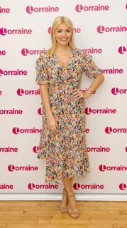 Holly Willoughby feet photo thumbnail