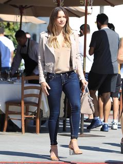 Katharine McPhee feet photo thumbnail