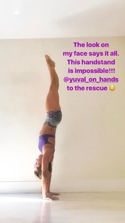Kino MacGregor feet photo thumbnail