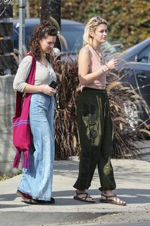 Paris Jackson feet photo thumbnail