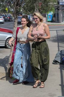 Paris Jackson feet photo thumbnail