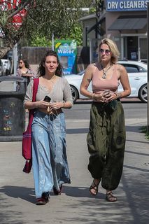 Paris Jackson feet photo thumbnail