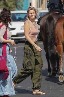 Paris Jackson feet photo thumbnail