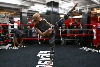 Holly Holm feet photo thumbnail