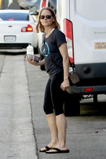 Jodie Foster feet photo thumbnail