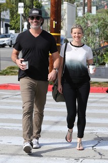 Amy Smart feet photo thumbnail