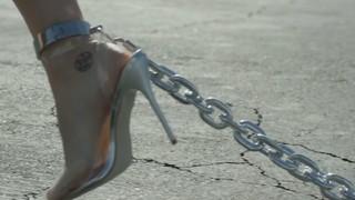 Katy Perry feet photo thumbnail